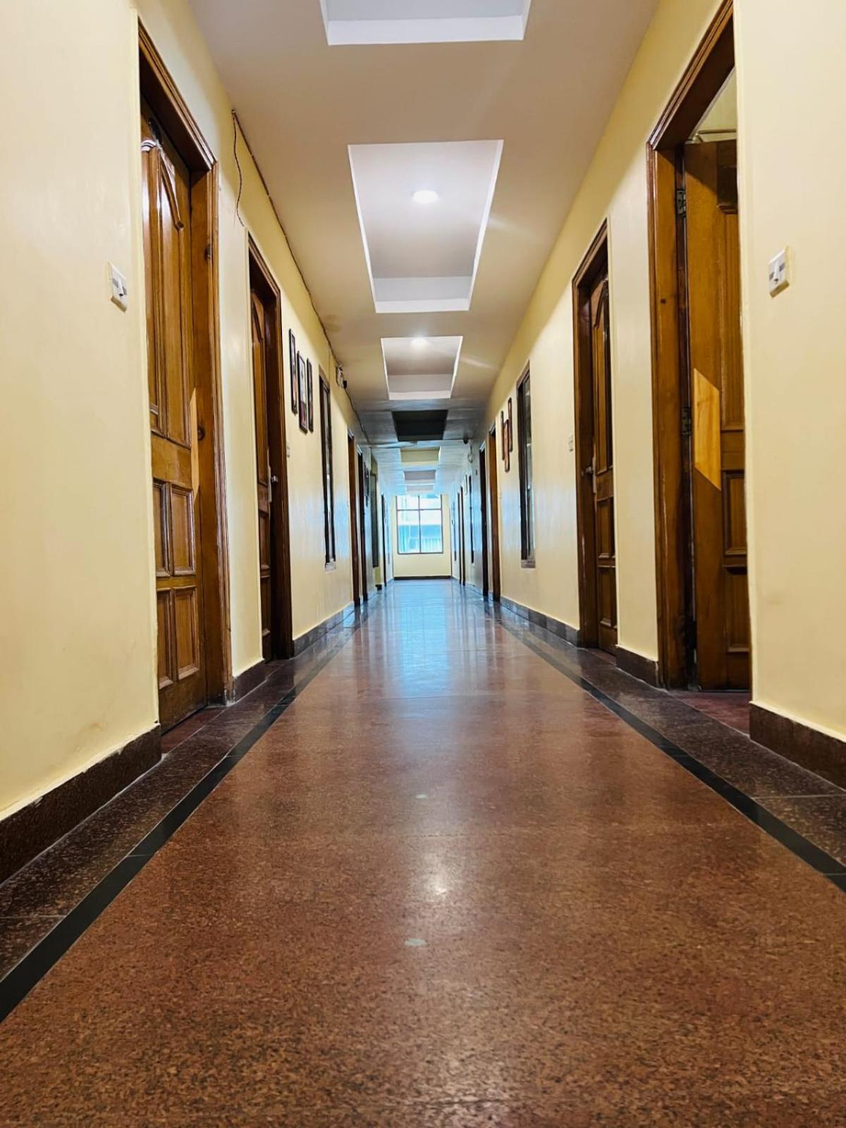 Hotel Kalinga Grand - Luxury Comfort !! Travellers Delight !! Budget Friendly !! Prime Location !! Guest Favourite Manali  Bagian luar foto