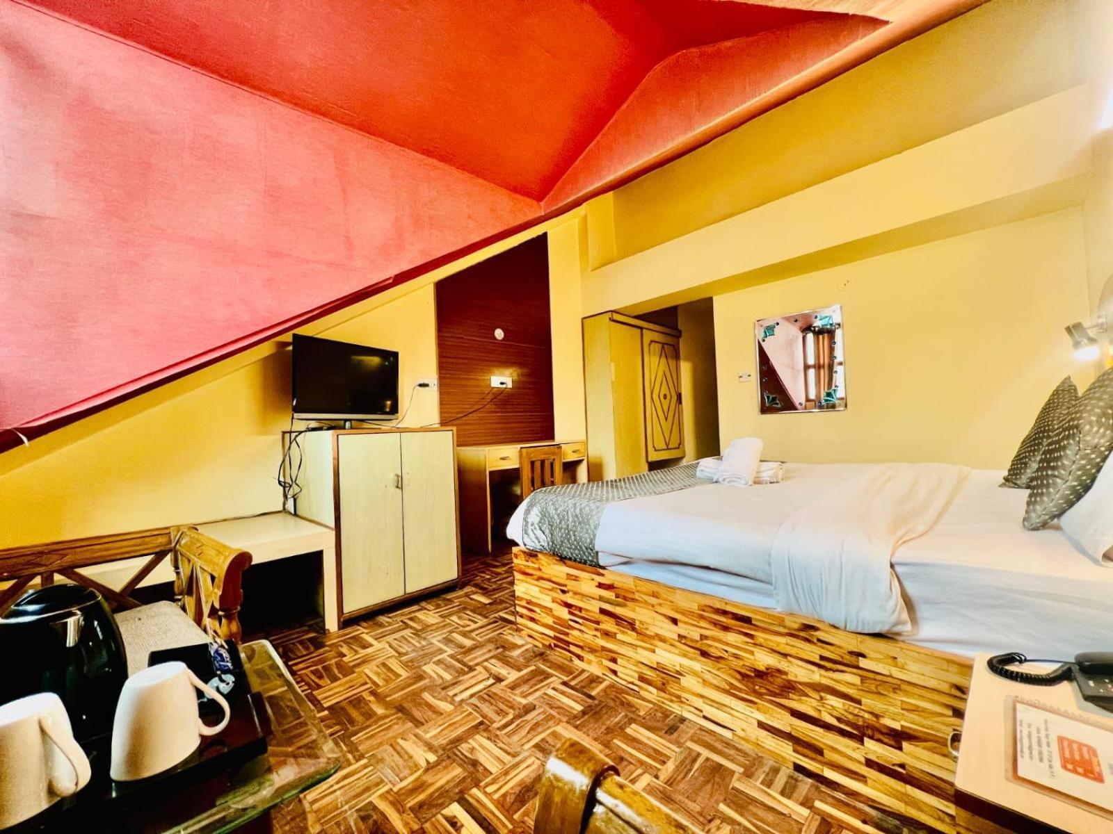 Hotel Kalinga Grand - Luxury Comfort !! Travellers Delight !! Budget Friendly !! Prime Location !! Guest Favourite Manali  Bagian luar foto