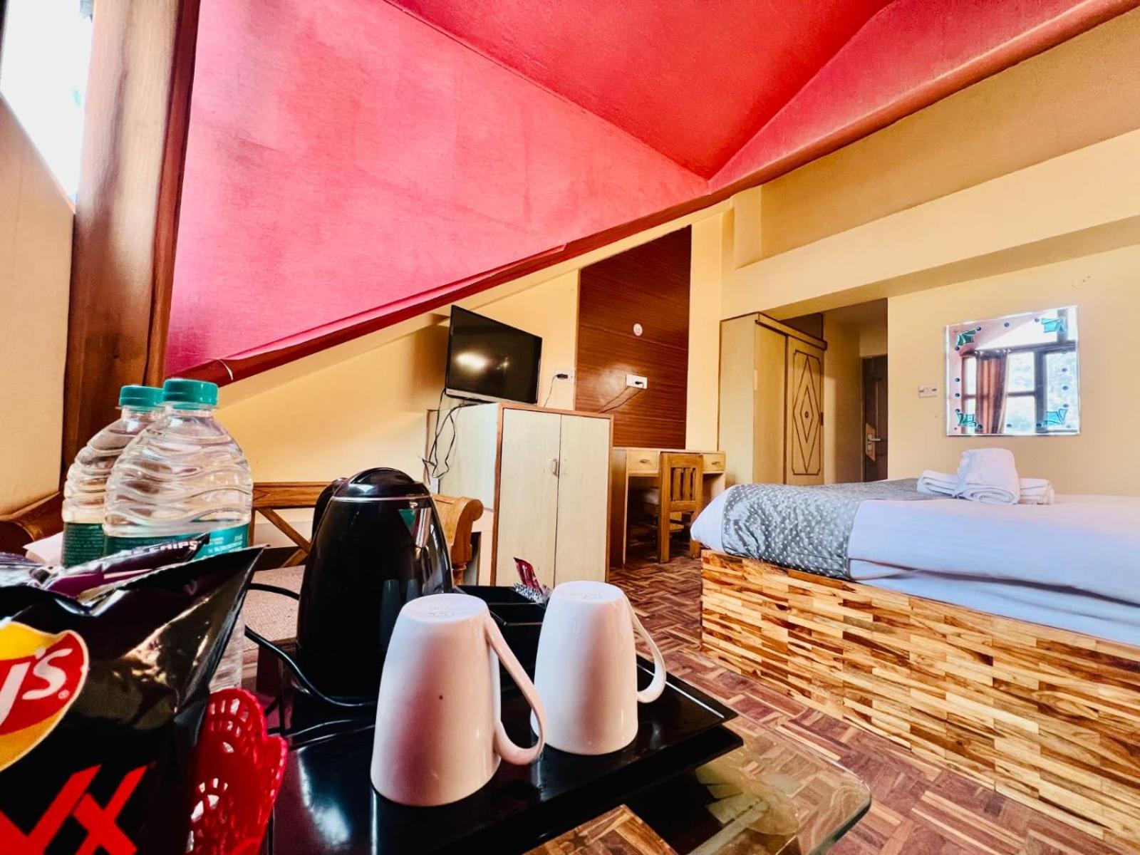 Hotel Kalinga Grand - Luxury Comfort !! Travellers Delight !! Budget Friendly !! Prime Location !! Guest Favourite Manali  Bagian luar foto
