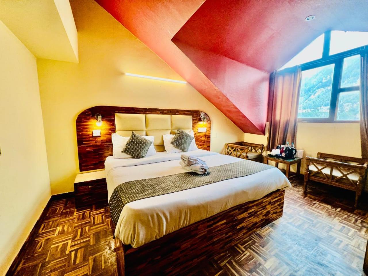 Hotel Kalinga Grand - Luxury Comfort !! Travellers Delight !! Budget Friendly !! Prime Location !! Guest Favourite Manali  Bagian luar foto